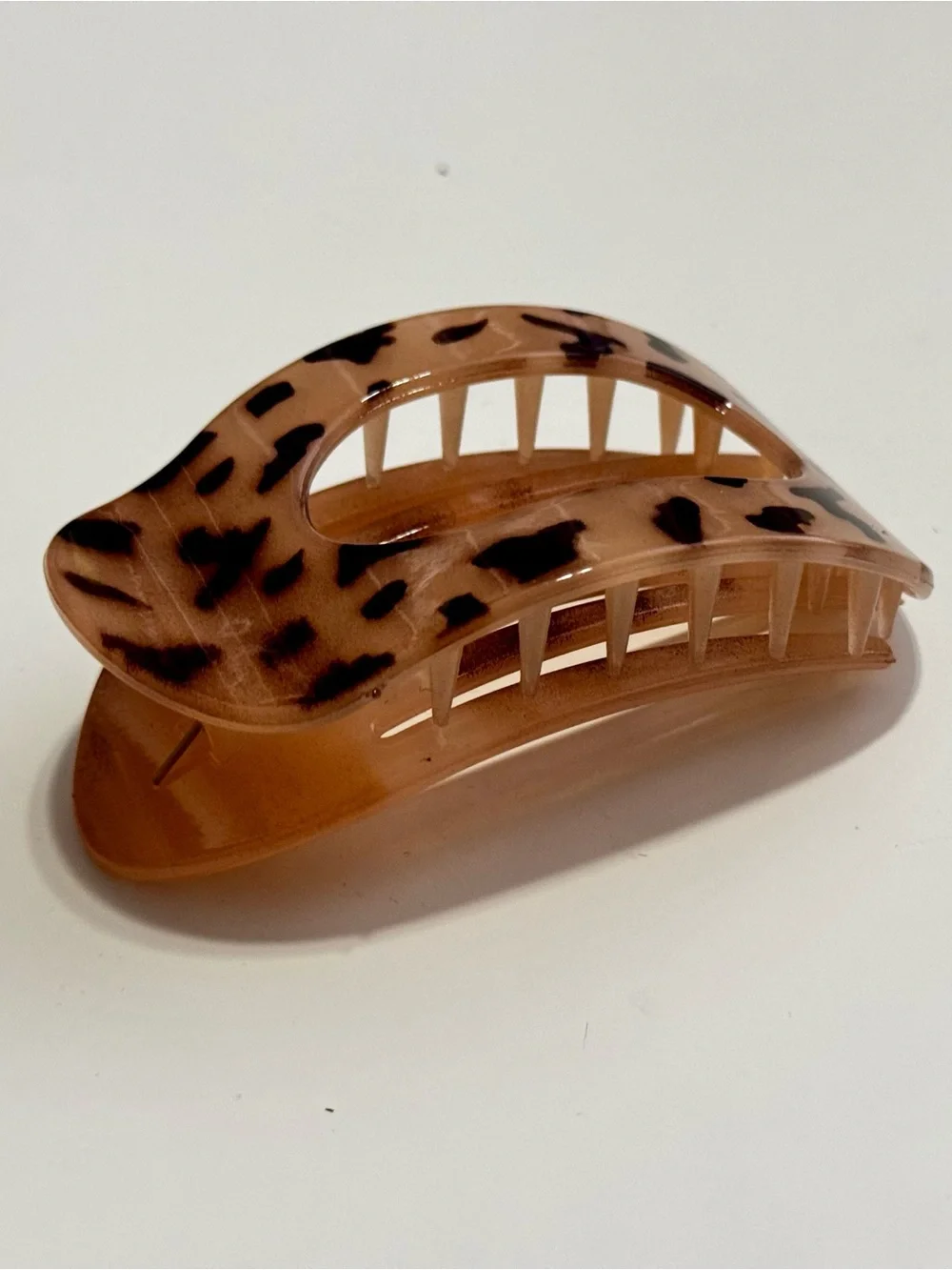 Light Tortoiseshell Hair Claw Clip - Classic Brown